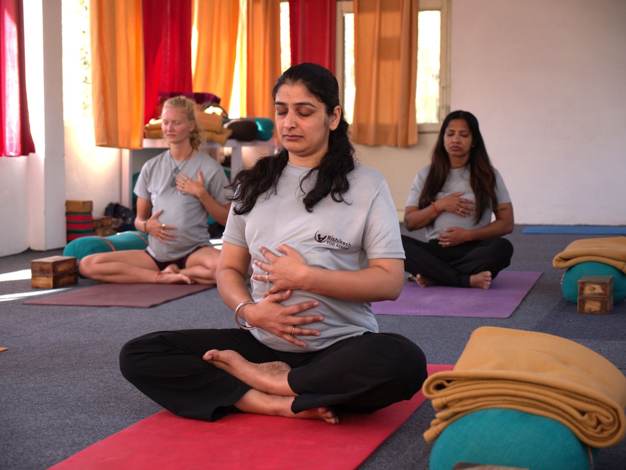 Viral pregnancy yoga video sparks debate over safety of advanced poses at 39 weeks 1 pexels 200 hours yoga ttc in rishikesh 2155407237 33755457